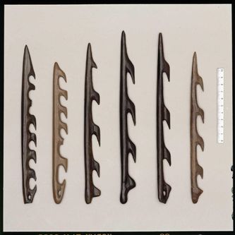 Harpunspidser fra ældre stenalder fundet ved Overby. Nationalmuseets samlinger (A20793)